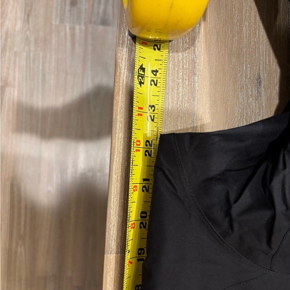 Women’s REI large rain shell worn once updated photo w measurements - Picture 6 of 6